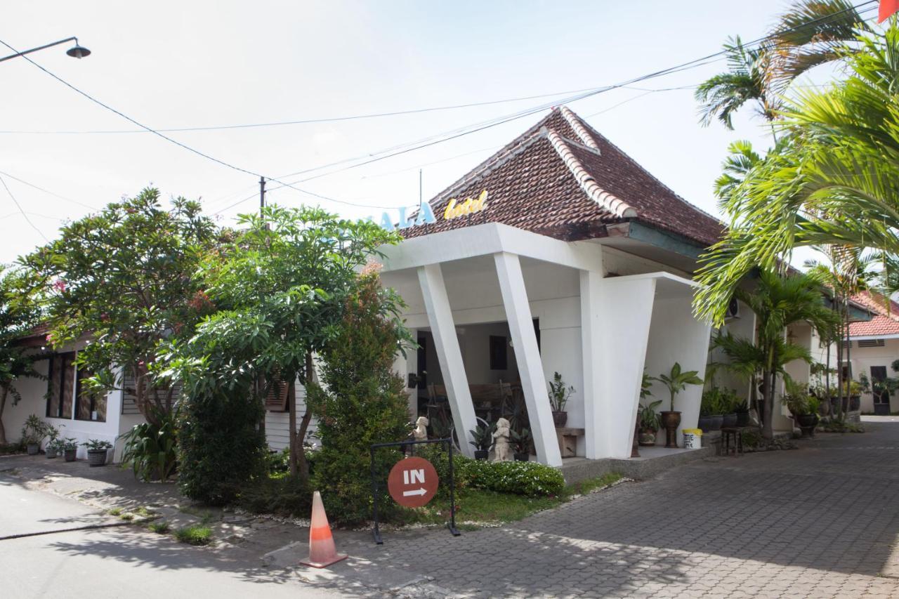 Reddoorz Plus Near Mall Roxy Banyuwangi Banyuwangi  Bagian luar foto