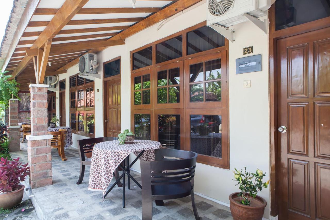 Reddoorz Plus Near Mall Roxy Banyuwangi Banyuwangi  Bagian luar foto